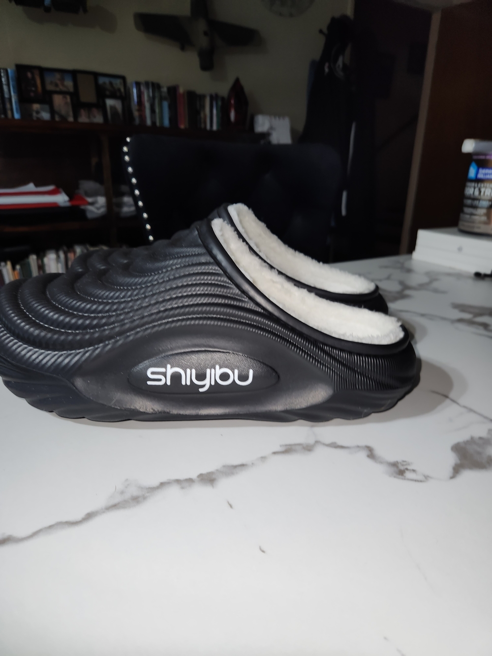 Shiyibou Black Faux-Fur Slip-On Clog